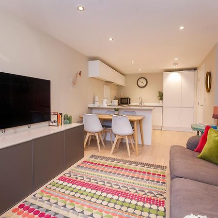 Compton Lodge Luxury Apartment-Free Parking York Exterior photo