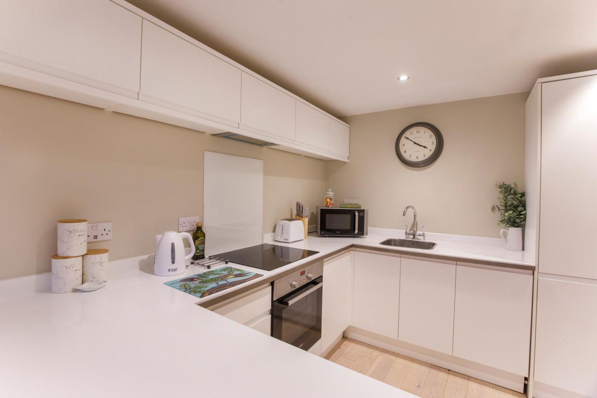 Compton Lodge Luxury Apartment-Free Parking York Exterior photo