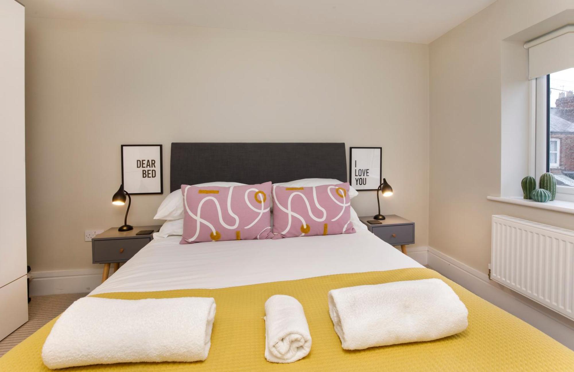 Compton Lodge Luxury Apartment-Free Parking York Exterior photo
