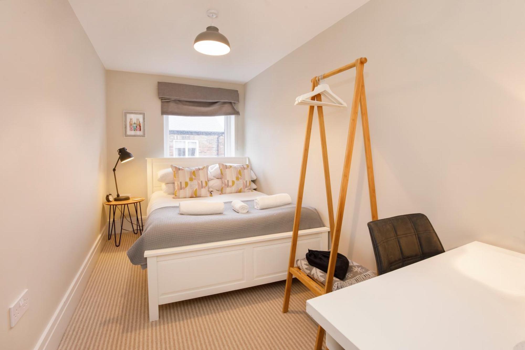 Compton Lodge Luxury Apartment-Free Parking York Exterior photo